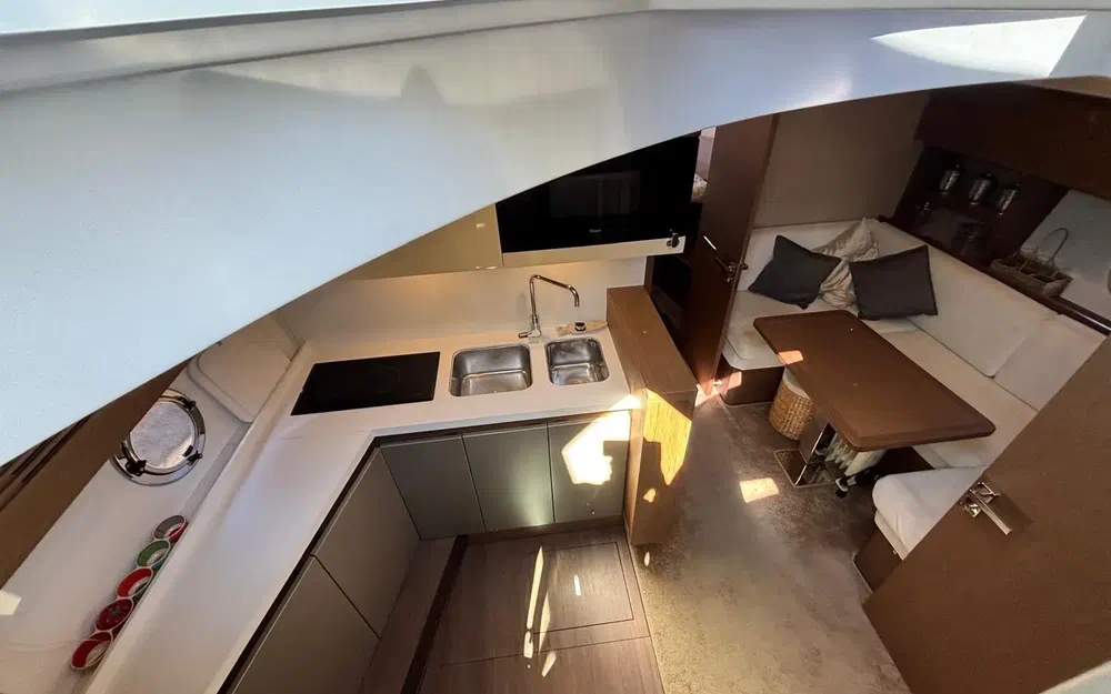 slider 7 Beneteau Gran Turismo 46