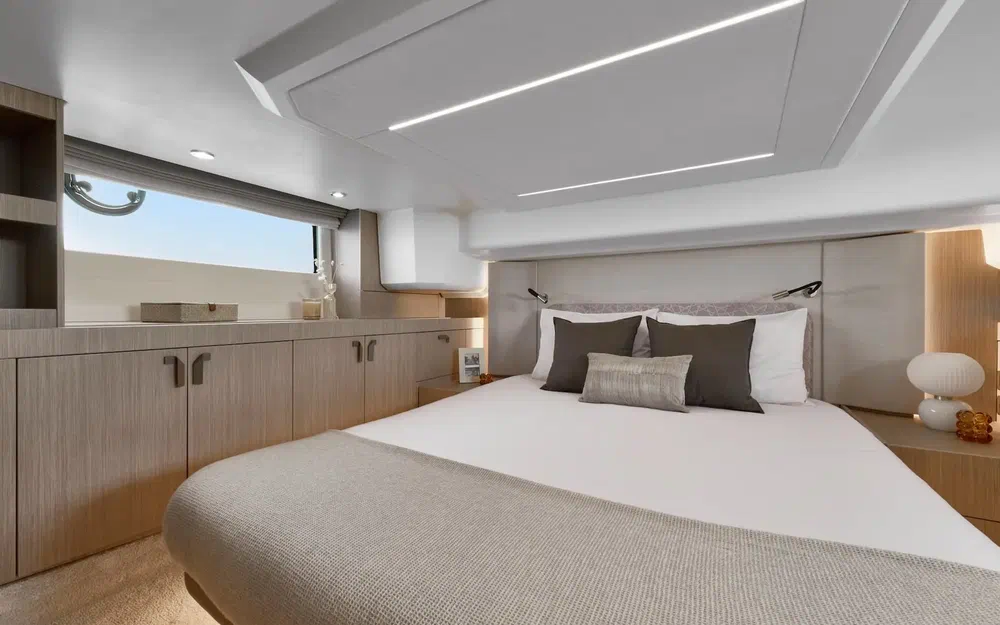 slider 17 Prestige Yachts F4.3