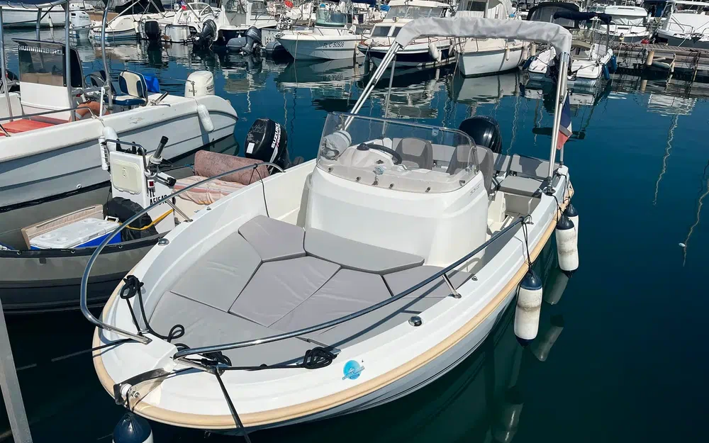 slider 0 Jeanneau Cap Camarat 5.5 CC Serie 2