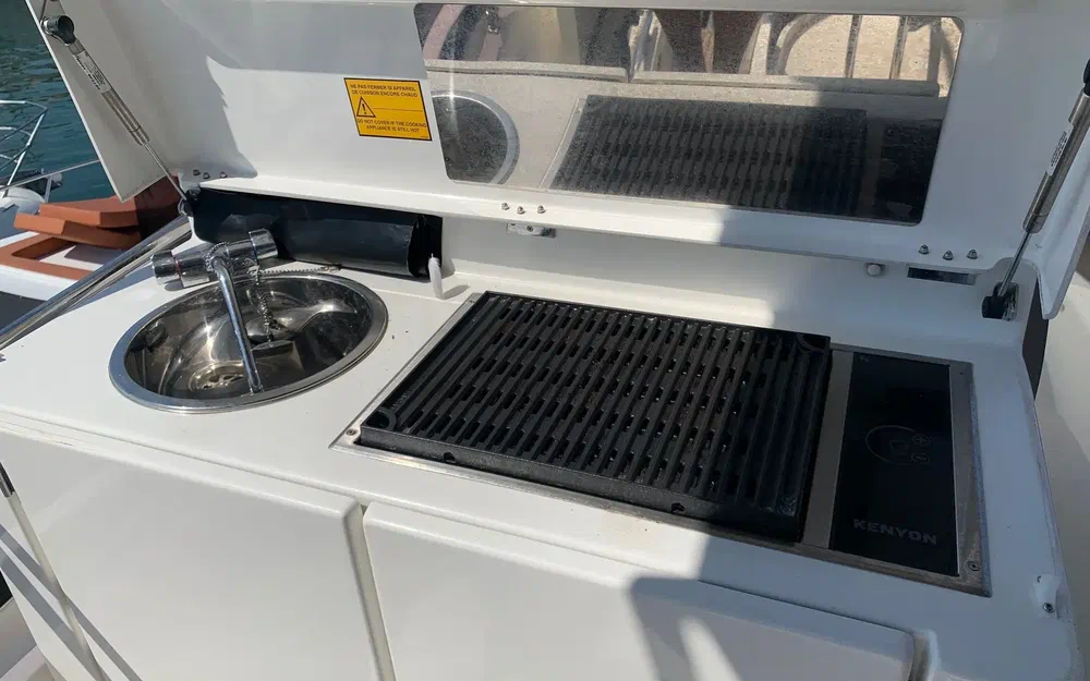 slider 9 Prestige Yachts 500 Fly