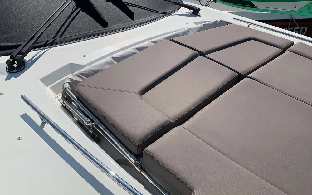 slider 14 Prestige Yachts 500 Fly