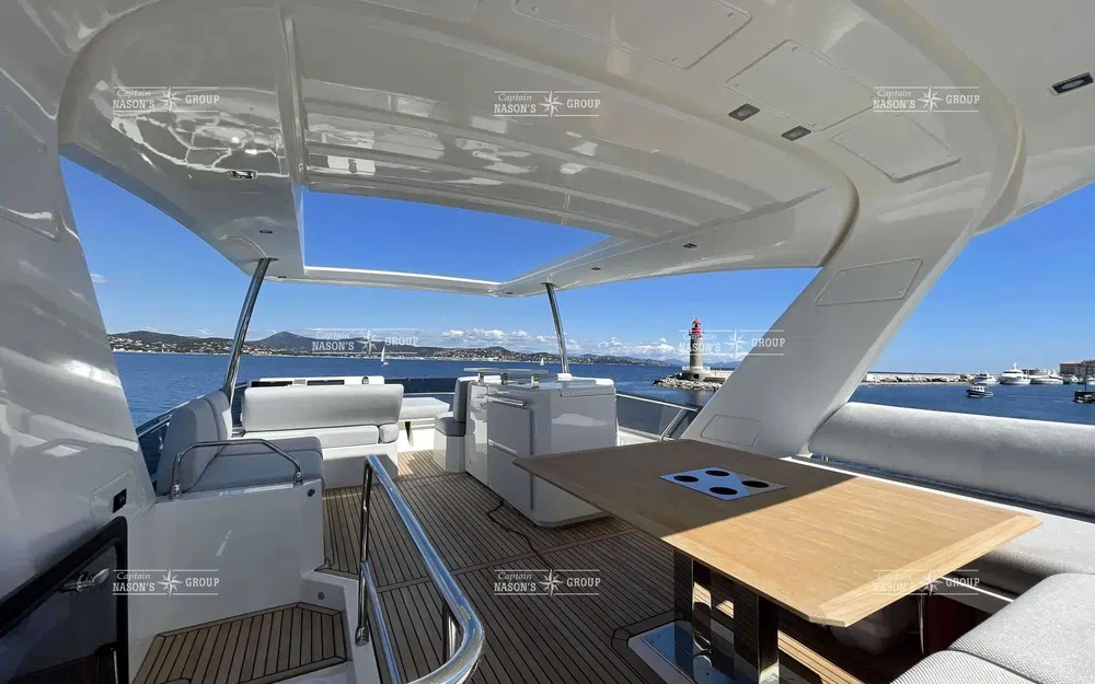 slider 12 Prestige Yachts PRESTIGE 630