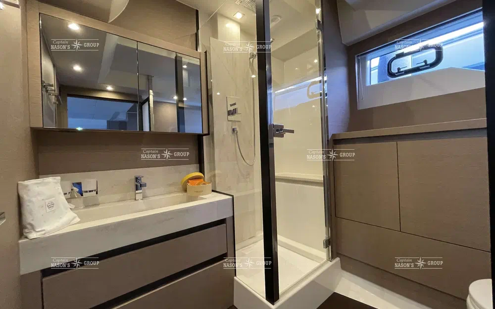 slider 4 Prestige Yachts PRESTIGE 630
