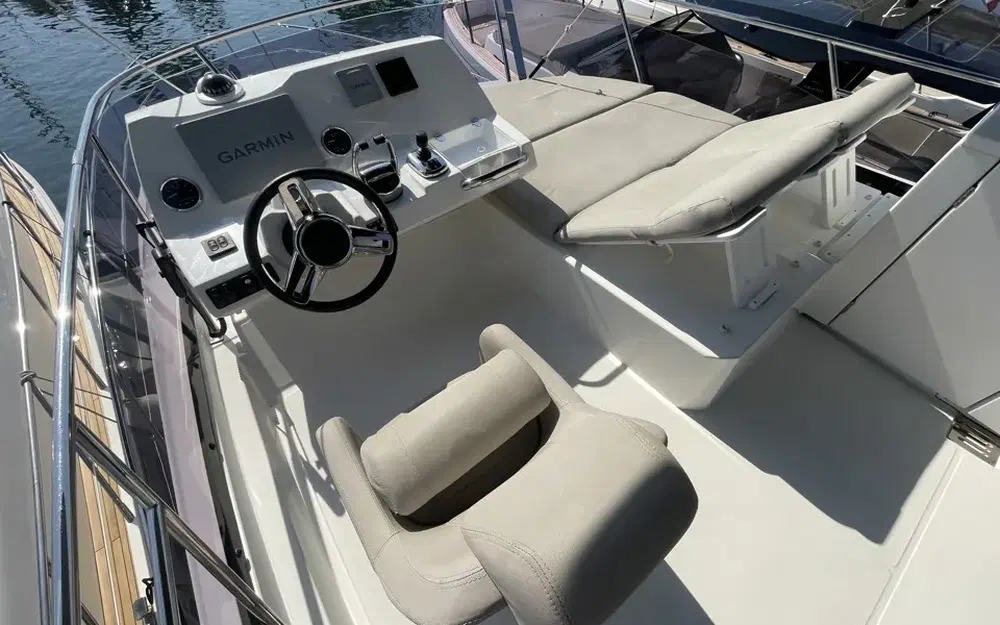 slider 22 Prestige Yachts 420 Fly