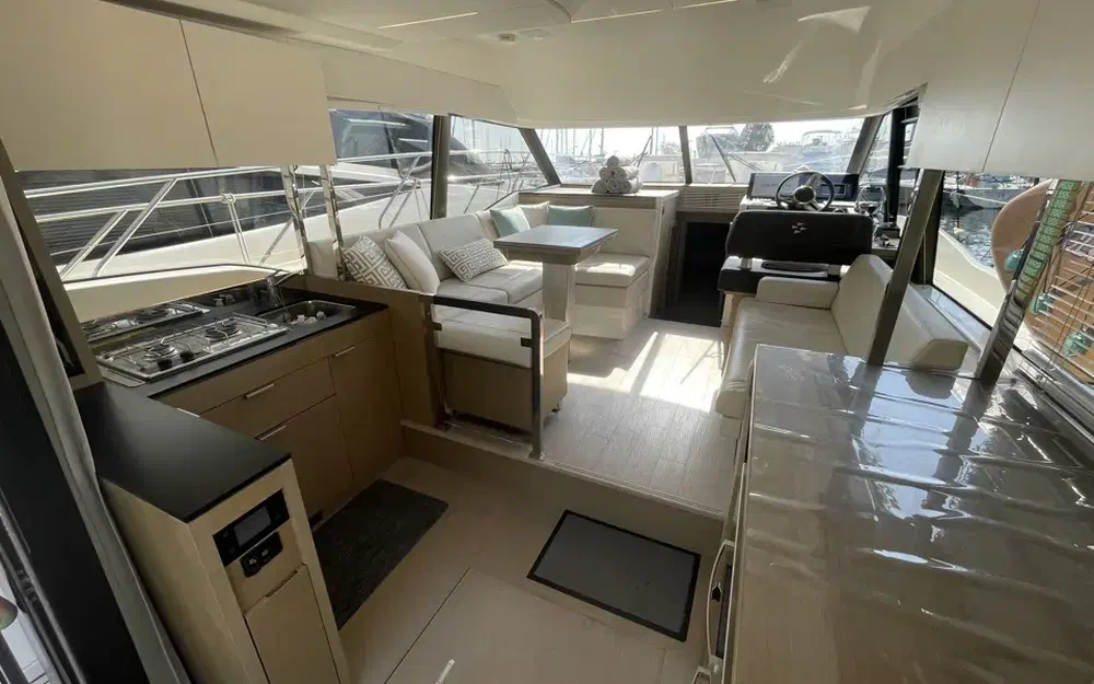 slider 24 Prestige Yachts 420 Fly