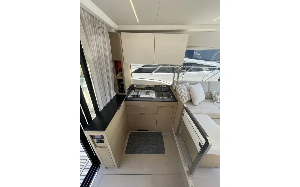 slider 26 Prestige Yachts 420 Fly