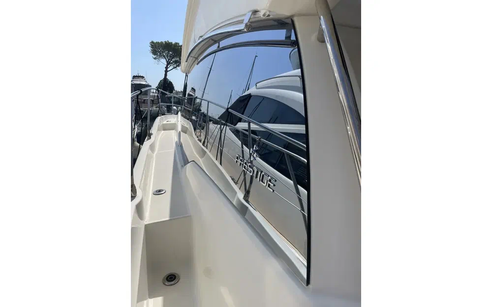 slider 7 Prestige Yachts 420 Fly