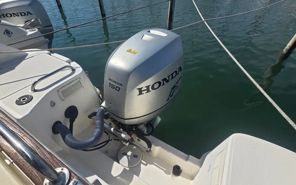 slider 10 Jeanneau Merry Fisher 725