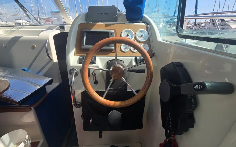 slider 19 Jeanneau Merry Fisher 725