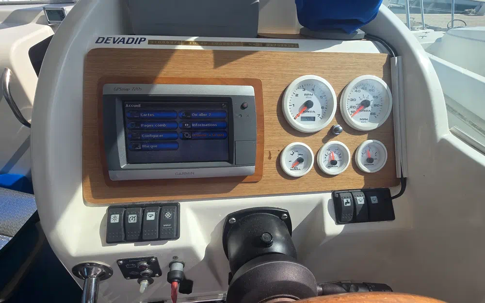 slider 22 Jeanneau Merry Fisher 725