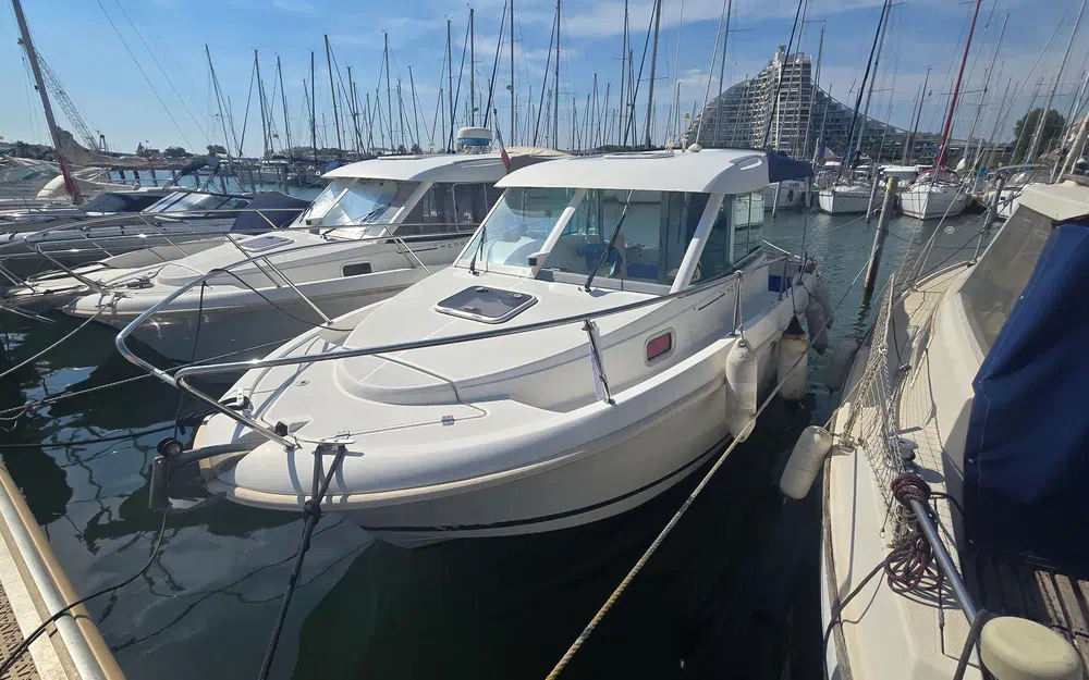 slider 1 Jeanneau Merry Fisher 725