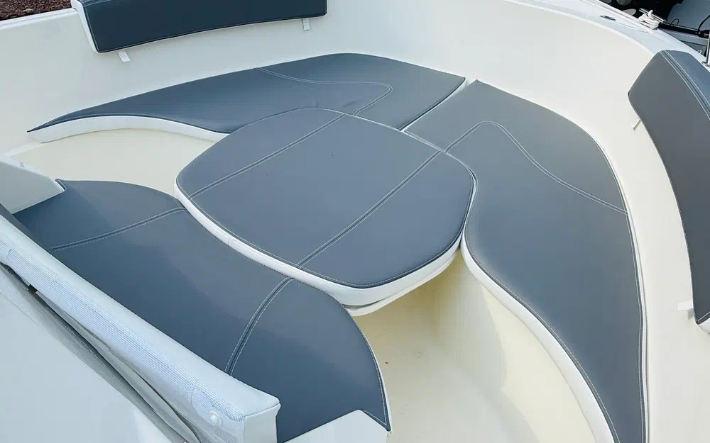 slider 8 Pacific Craft 670 Open
