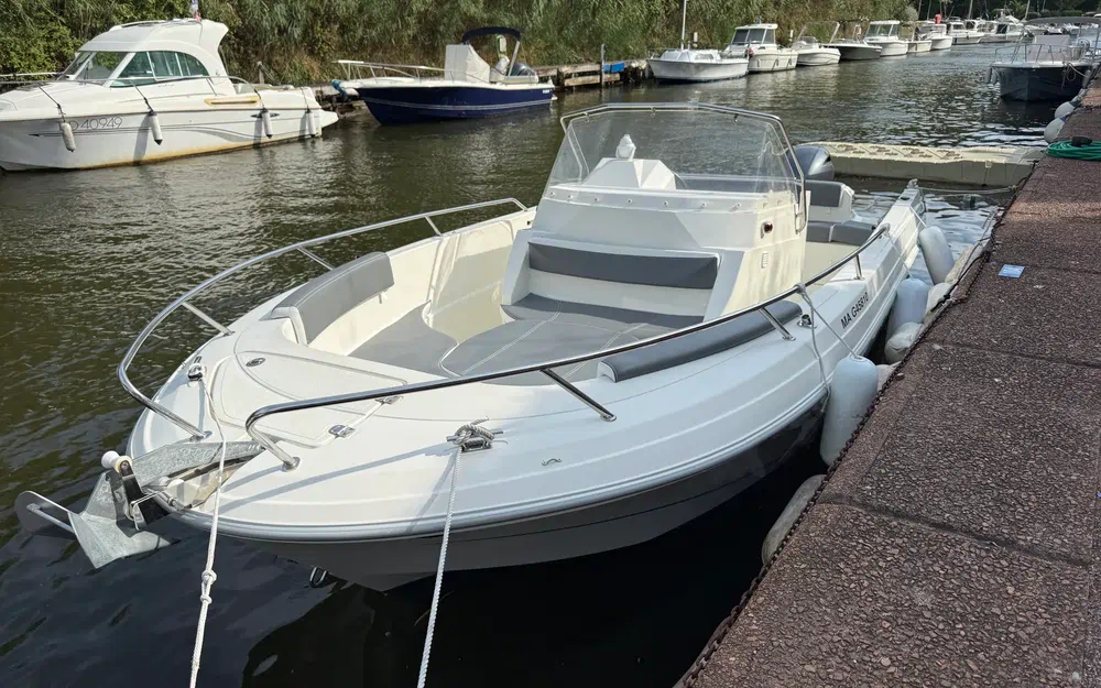 slider 11 Pacific Craft 670 Open