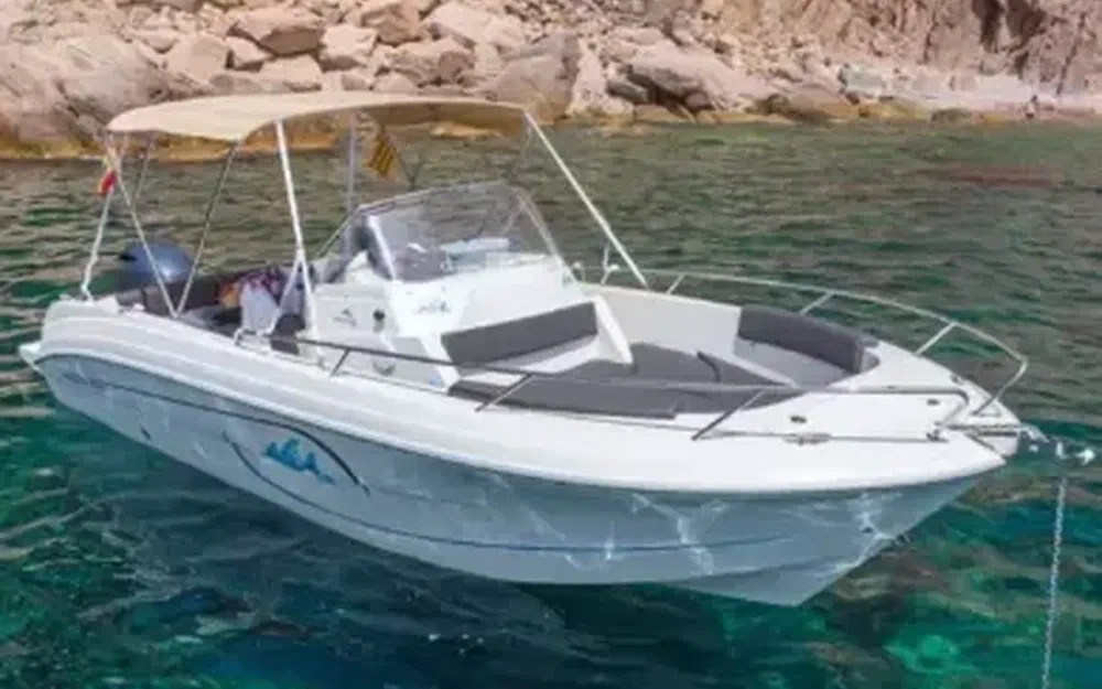 slider 1 Pacific Craft 670 Open