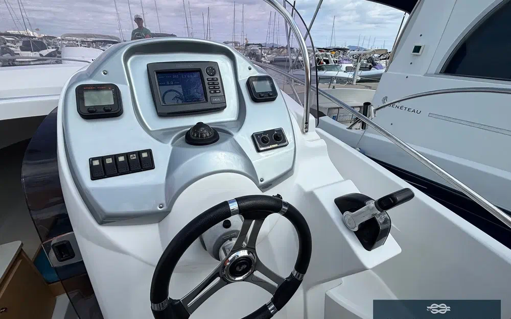 slider 14 Beneteau Flyer 750 Sun Deck Miami
