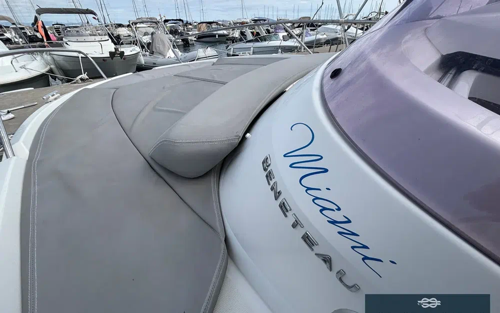 slider 5 Beneteau Flyer 750 Sun Deck