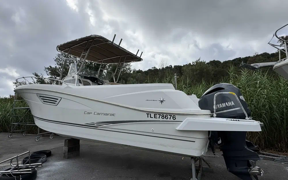 slider 0 Jeanneau Cap Camarat 8.5 CC