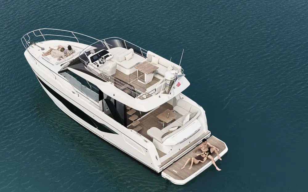 slider 0 Prestige Yachts F4.3