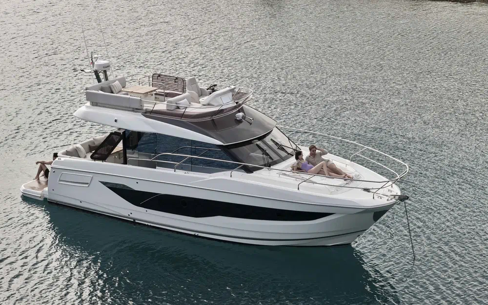 slider 11 Prestige Yachts F4.3