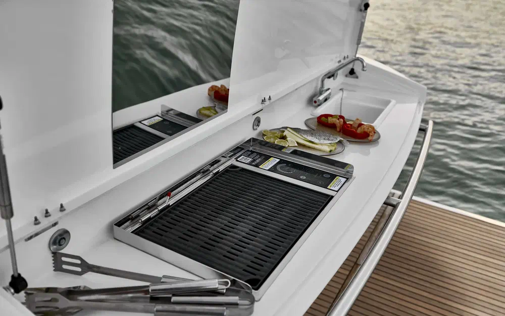 slider 13 Prestige Yachts F4.3