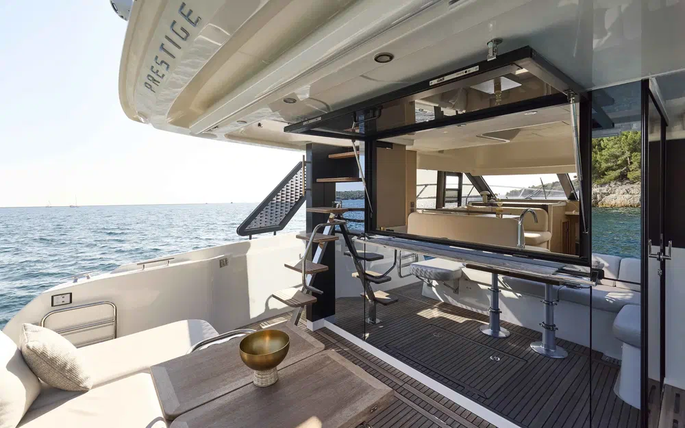 slider 15 Prestige Yachts F4.3