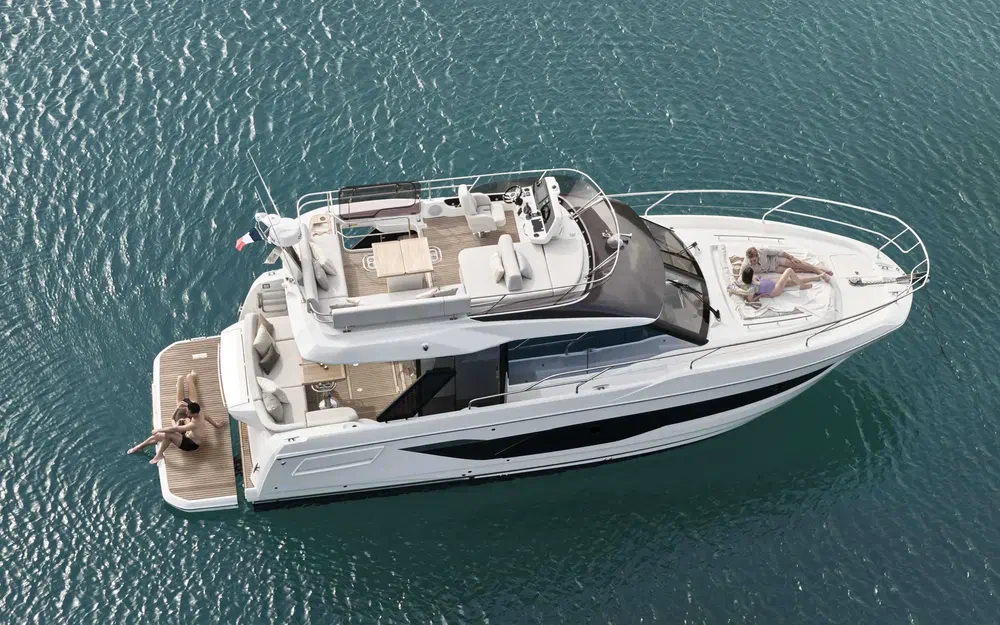 slider 6 Prestige Yachts F4.3