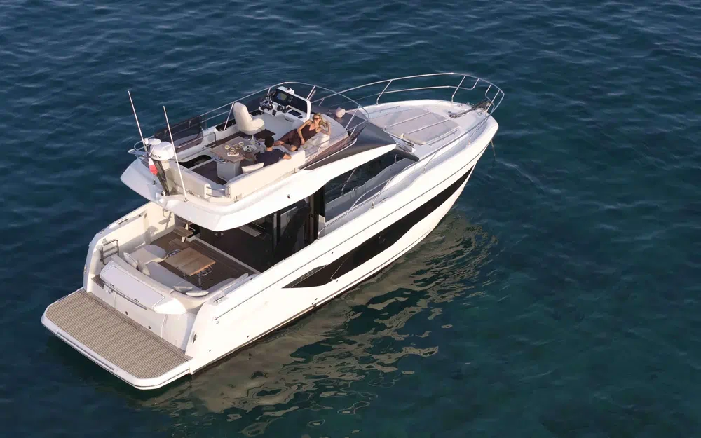 slider 7 Prestige Yachts F4.3