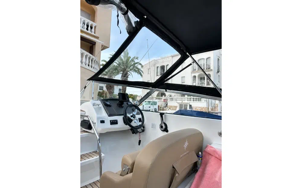 slider 24 Jeanneau Cap Camarat 7.5 DC