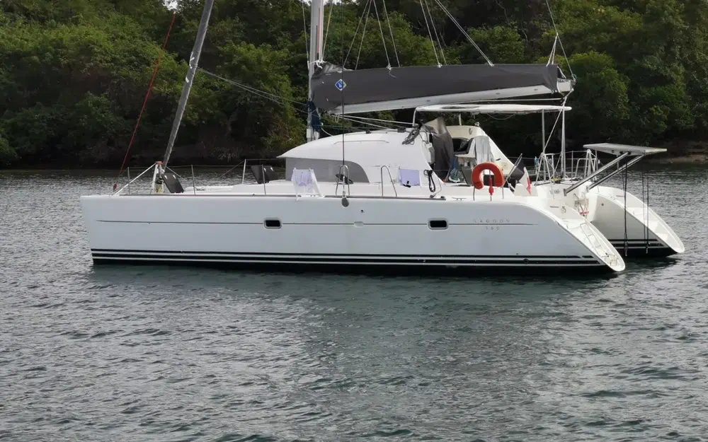 slider 1 Lagoon 380