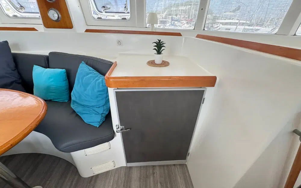 slider 6 Lagoon 380