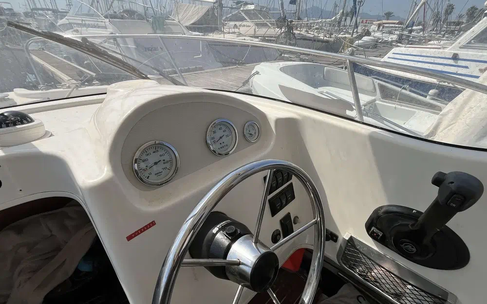 slider 6 Quicksilver 640 Pilothouse