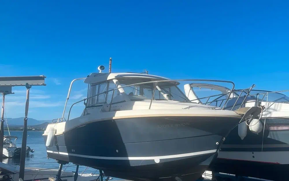 slider 1 Jeanneau Merry Fisher 725 Legende