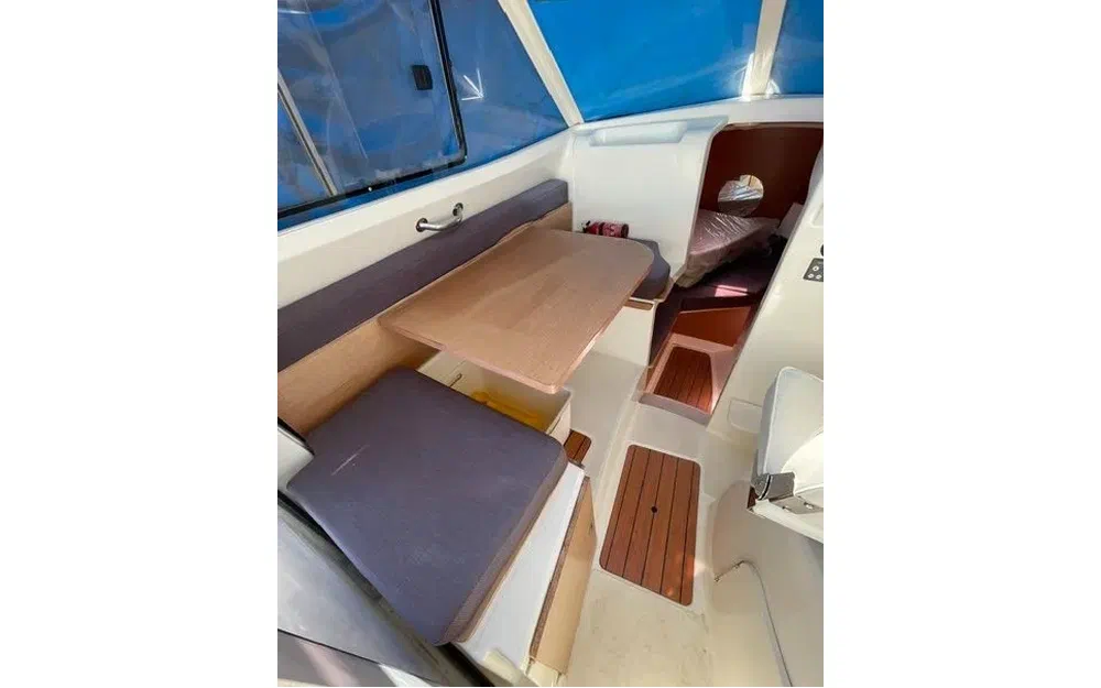 slider 7 Jeanneau Merry Fisher 725 Legende