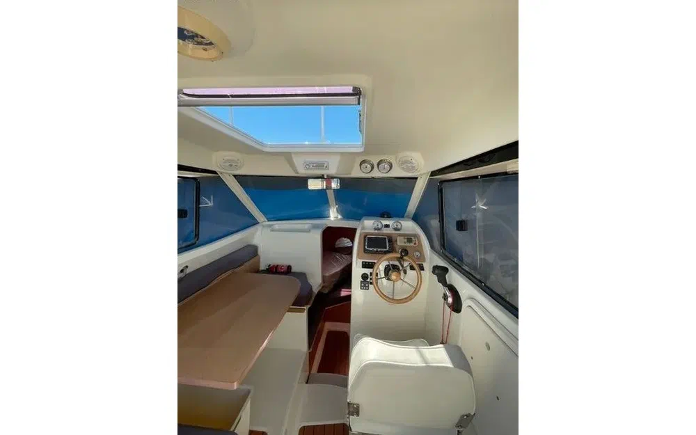 slider 3 Jeanneau Merry Fisher 725 Legende