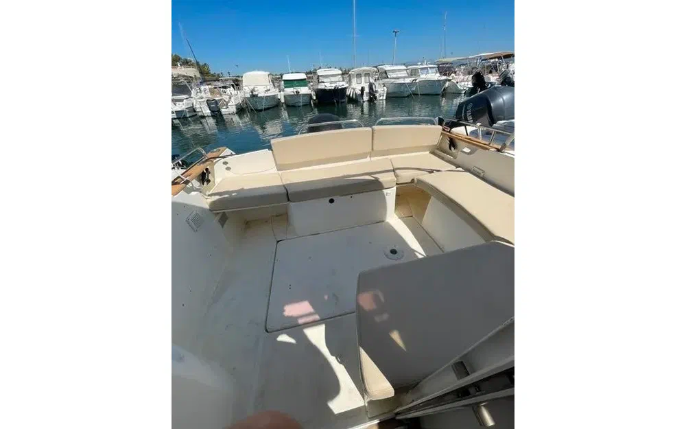 slider 6 Jeanneau Merry Fisher 725 Legende