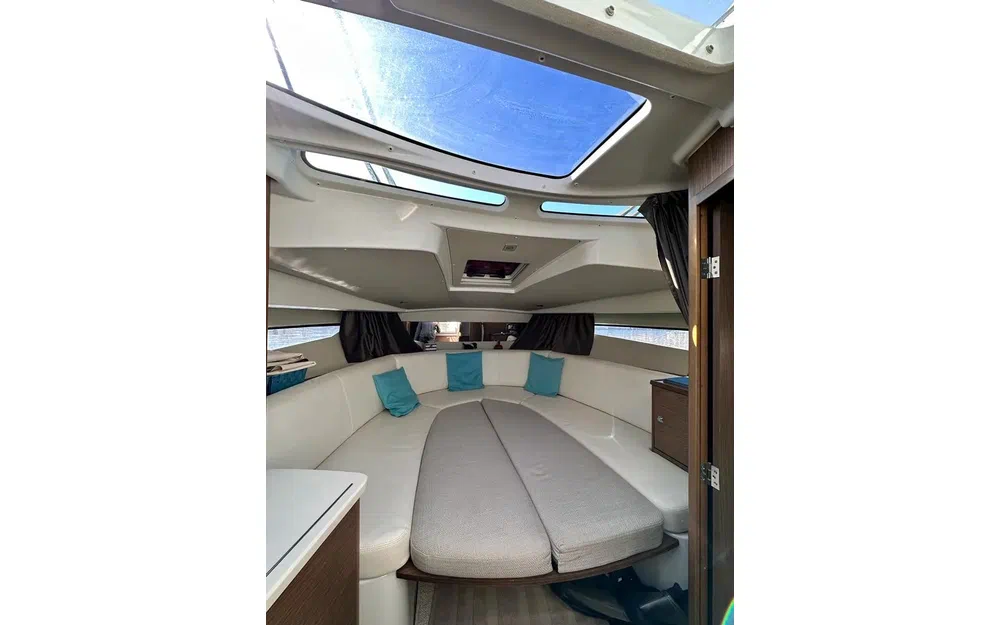 slider 20 Jeanneau Leader 9