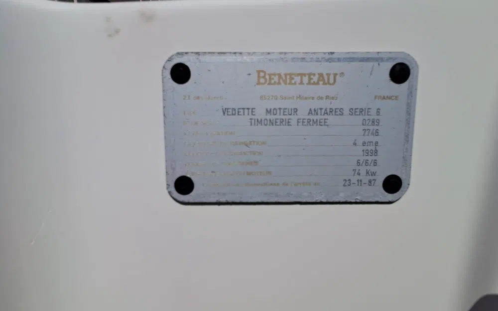 slider 10 Beneteau Antares S6TF