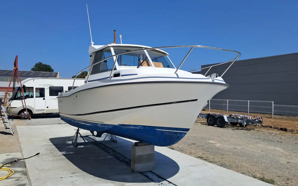 slider 1 Beneteau Antares S6TF