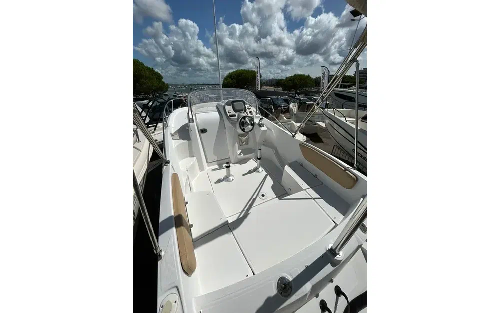slider 3 Beneteau Flyer 750 Sundeck