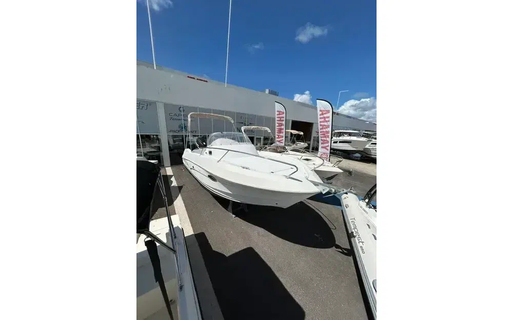 slider 5 Beneteau Flyer 750 Sundeck