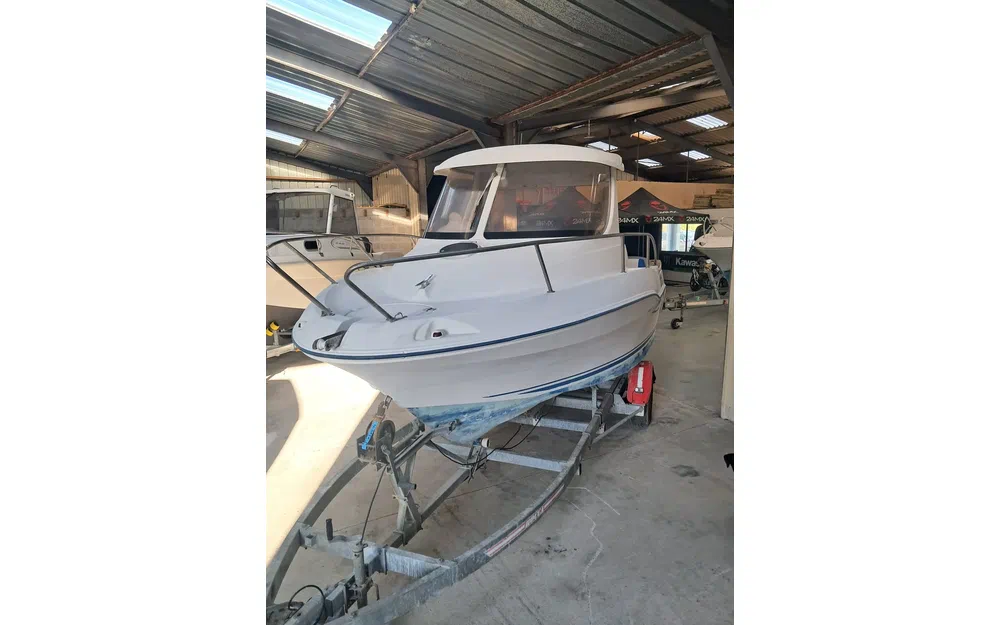 slider 0 Quicksilver 540 Pilothouse