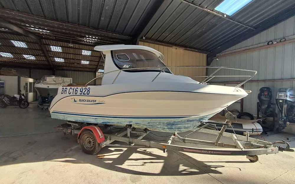 slider 1 Quicksilver 540 Pilothouse