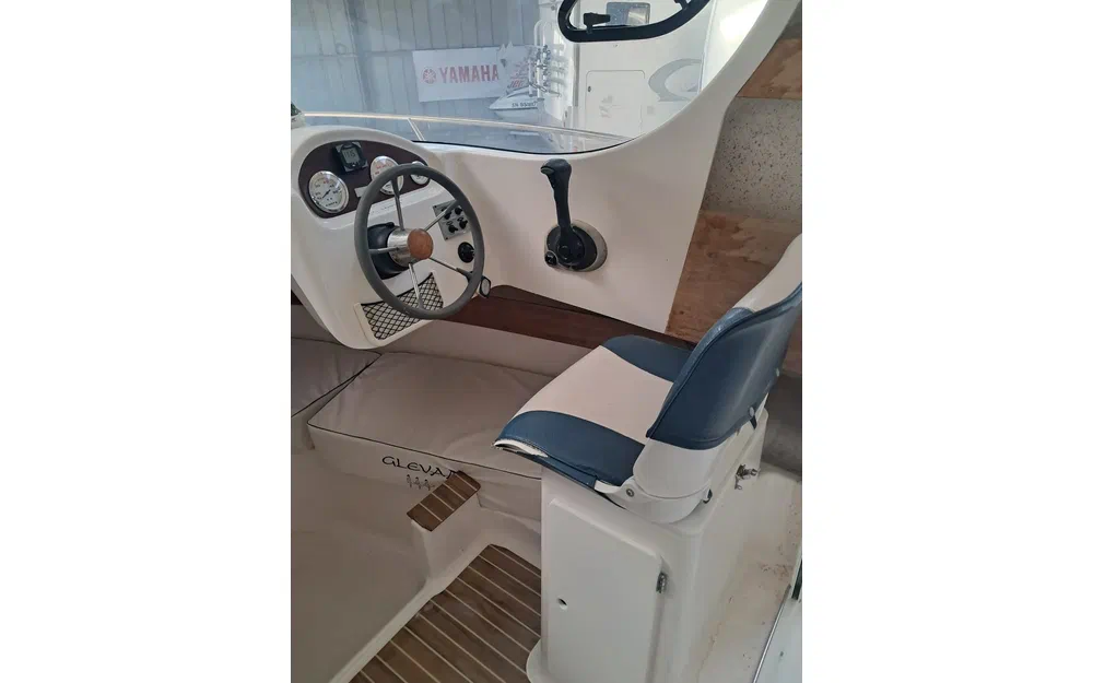 slider 6 Quicksilver 540 Pilothouse
