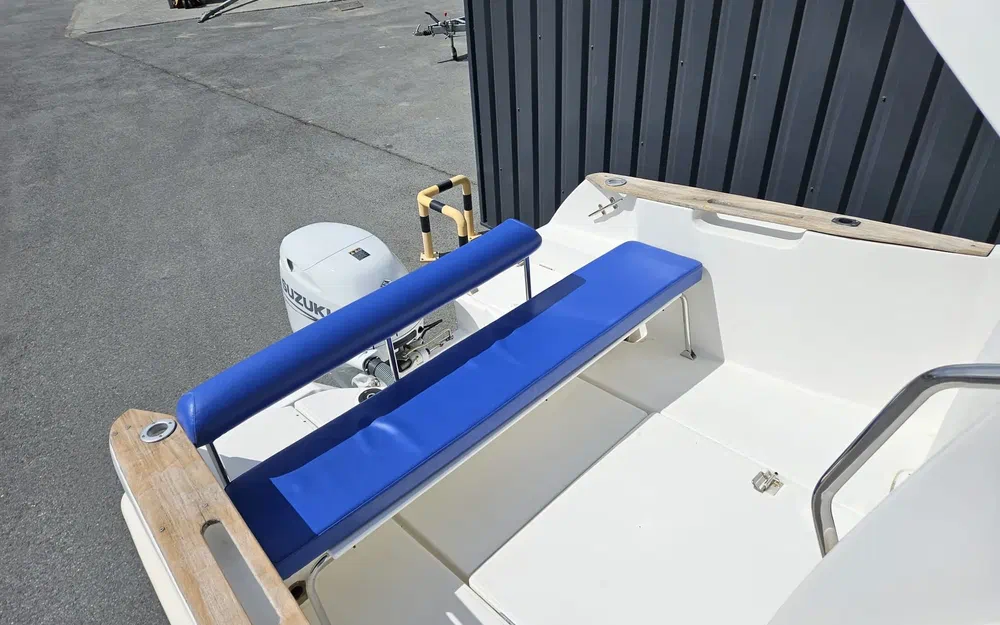 slider 10 Beneteau ANTARES 620 Fishing