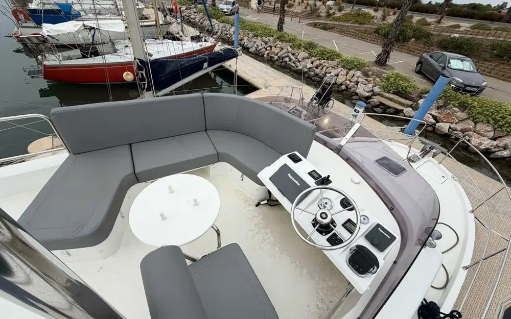 slider 12 Beneteau Swift Trawler 30