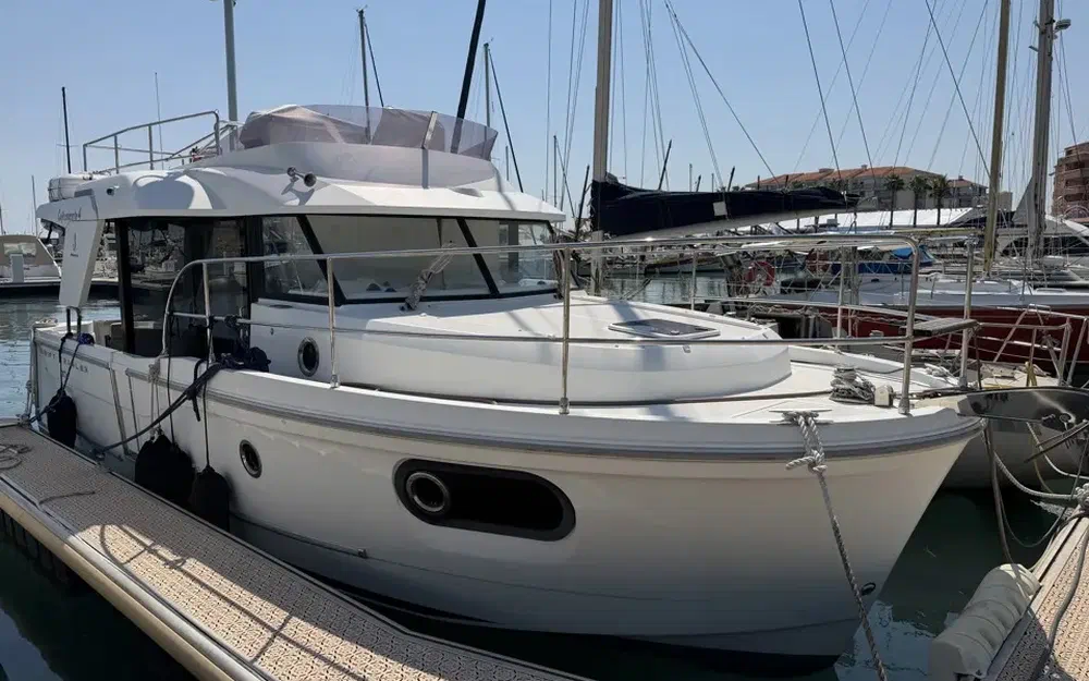 slider 1 Beneteau Swift Trawler 30