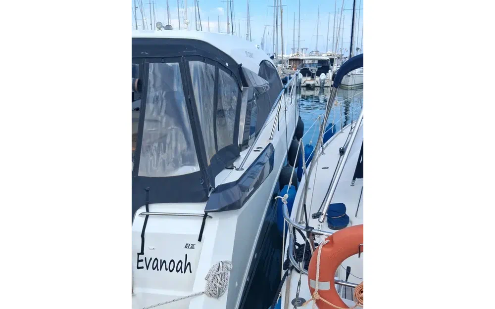 slider 10 Beneteau Gran Turismo 36
