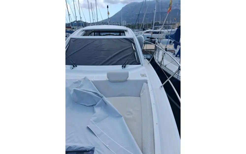 slider 12 Beneteau Gran Turismo 36