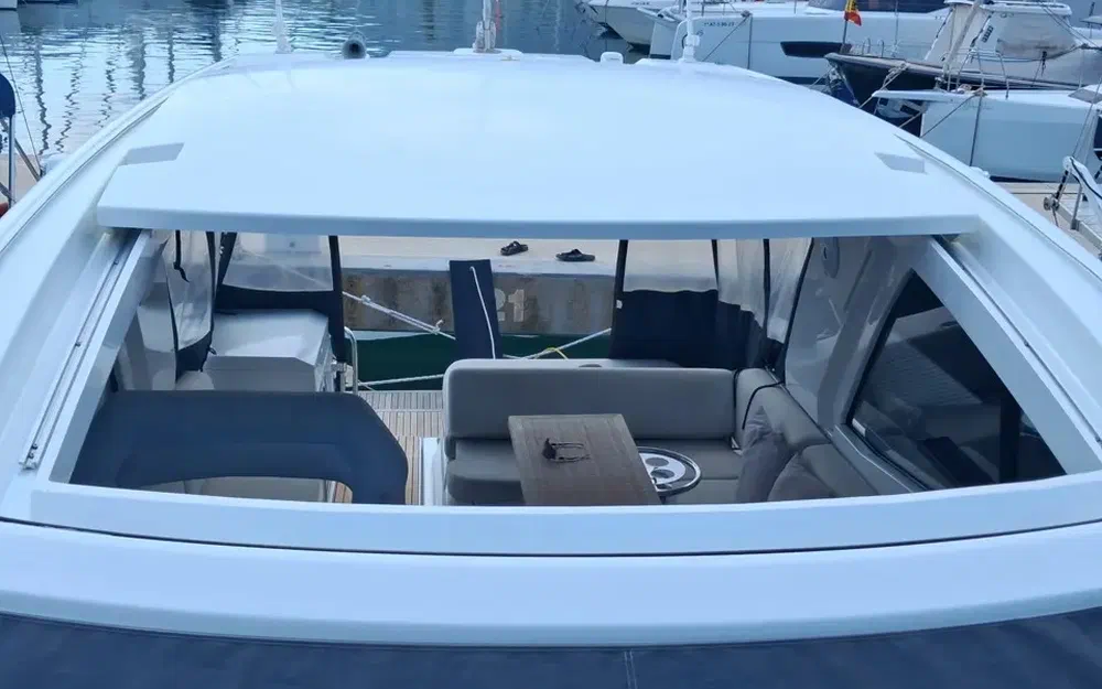 slider 16 Beneteau Gran Turismo 36