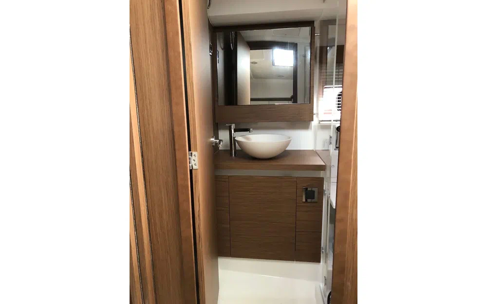 slider 6 Jeanneau Leader 36 Sportop